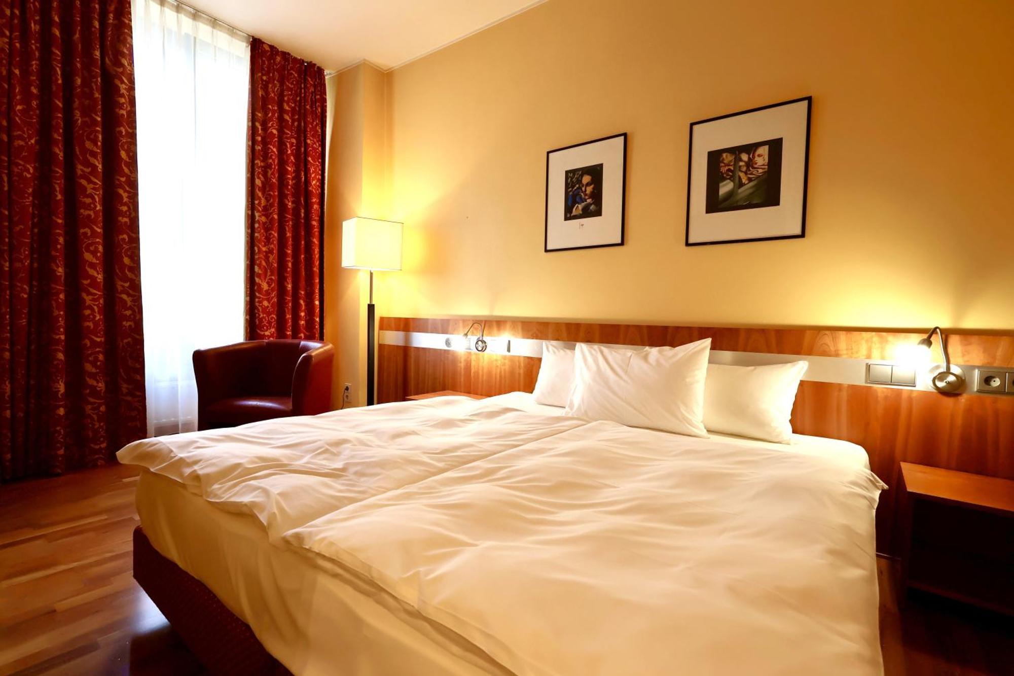Hotel NO ONE ! Esch an der Alzette Exterior foto